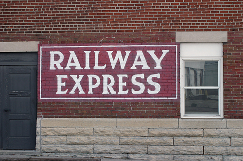 Railway Express Agency, Bob Kisken