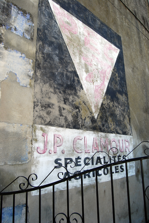 J.P. Clamour - Spécialités Agricoles - © Frank H. Jump