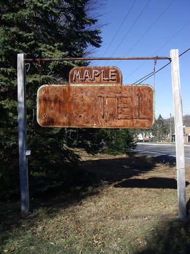 Maple Motel Derelict Neon - Rte 307 S, Maple Lake - Tooley Corners, PA