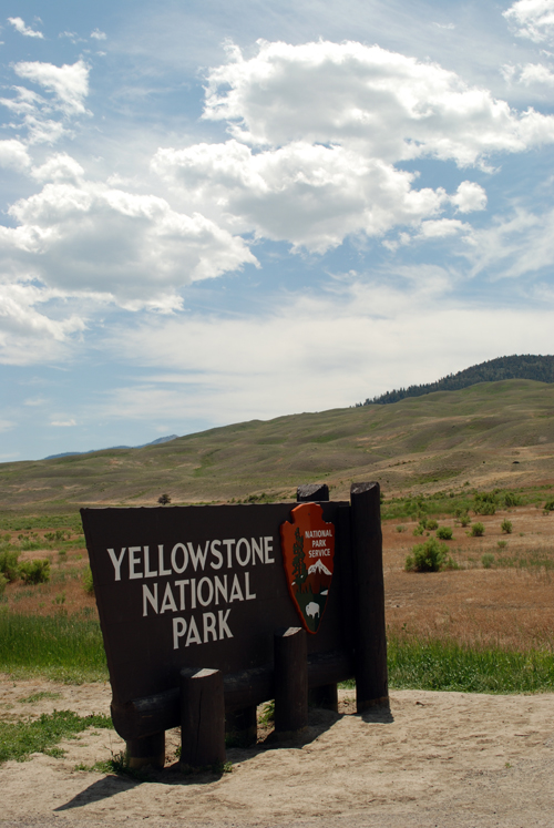 Yellowstone Northern Entrance Gardiner, Montana Old Faithful West